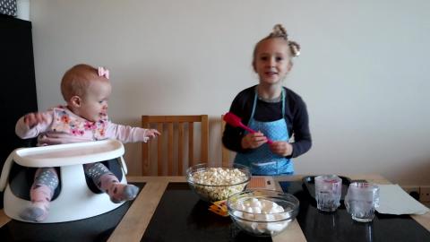 |Popcorn Ghosts| The easiest Halloween treats to make wit...