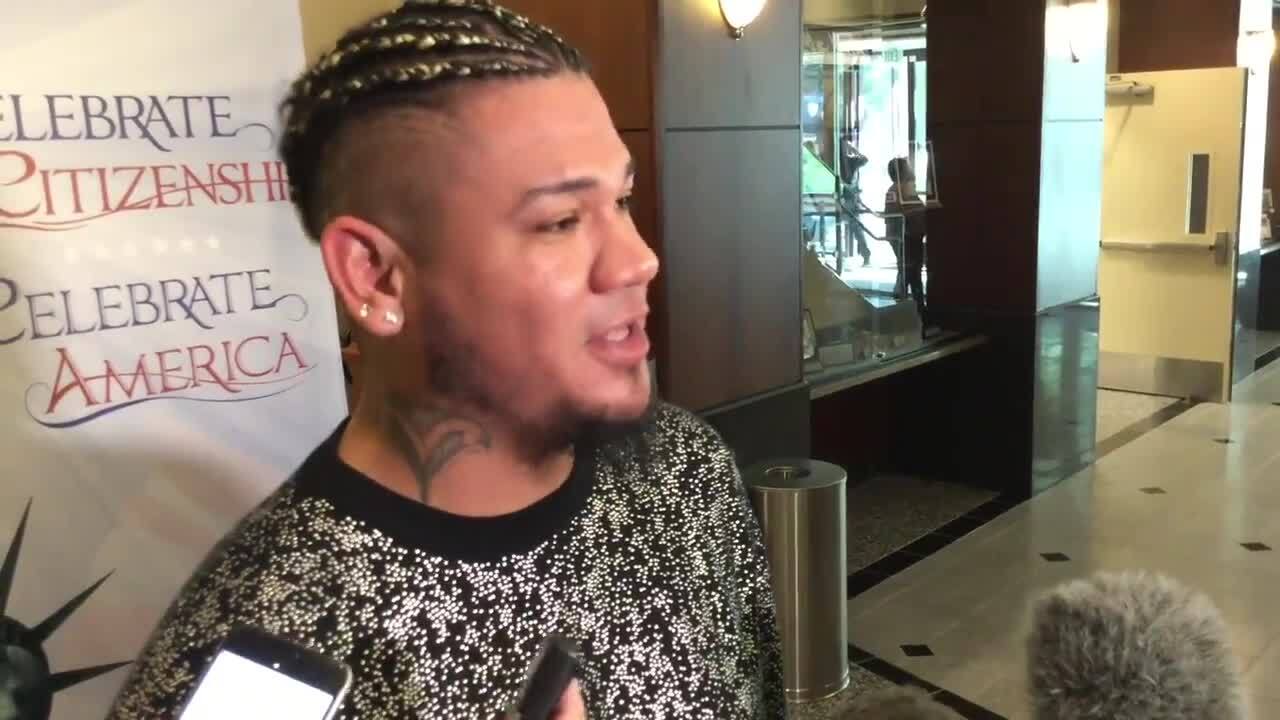 Mariners pitcher Felix Hernandez becomes U.S. citizen