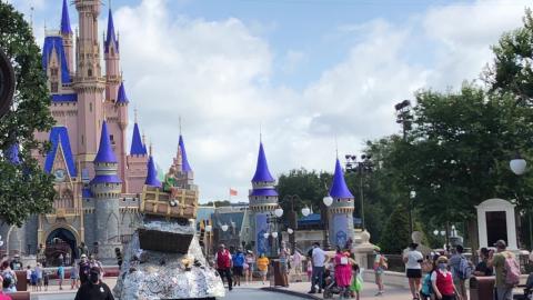 FIRST LOOK - Magic Kingdom - Tinker Bell Cavalcade from M...