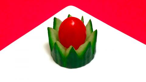 How to Easily Make a Cucumber and Tomato Flower