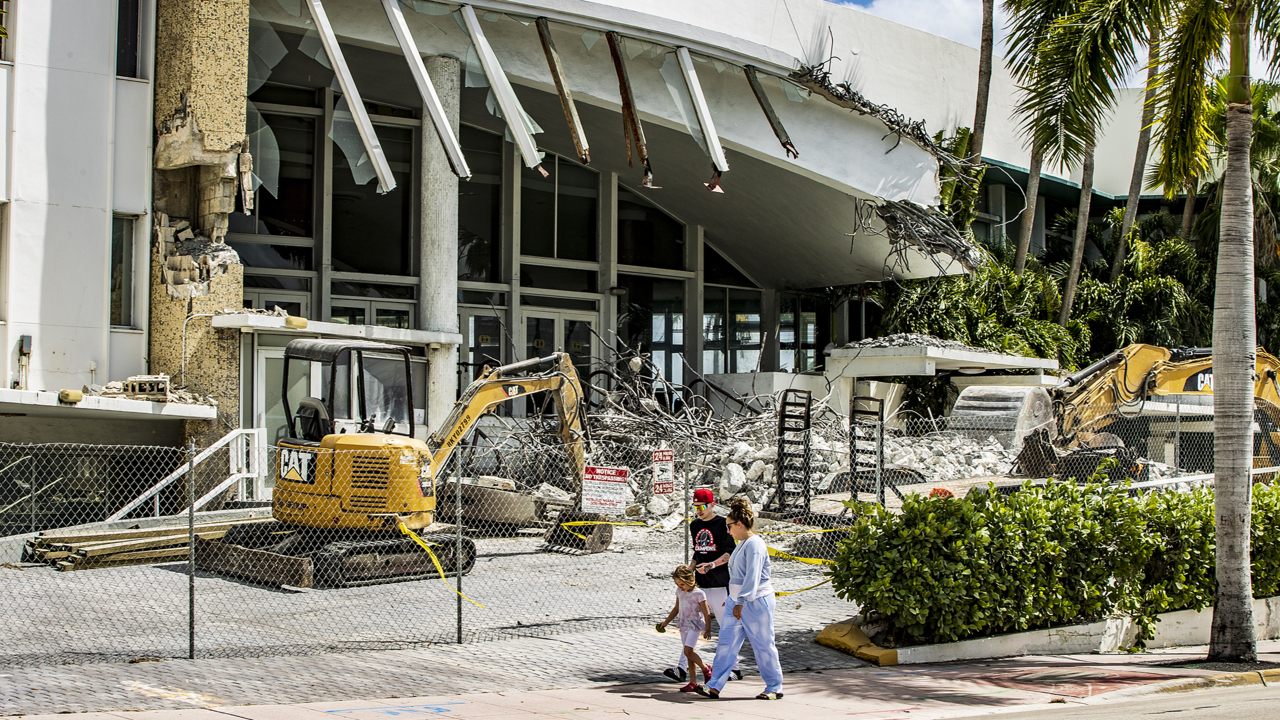 Stephen Ross plan for shuttered Deauville hotel site could soon be up for  vote - South Florida Business Journal