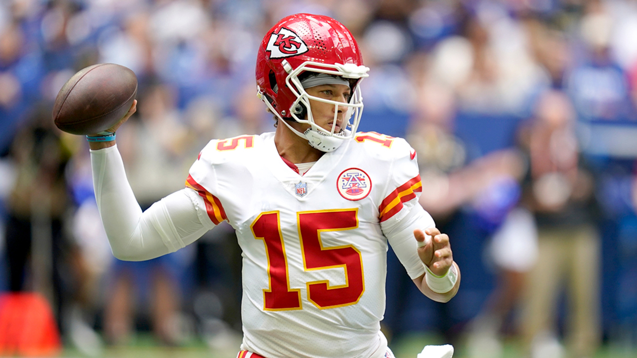 Patrick Mahomes seen arguing with Eric Bieniemy at Chiefs game | The Kansas  City Star