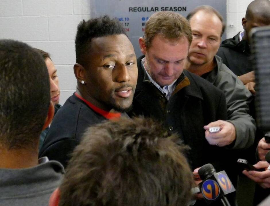 Carolina Panthers linebacker Thomas Davis suspended for PED violation - CBS  News