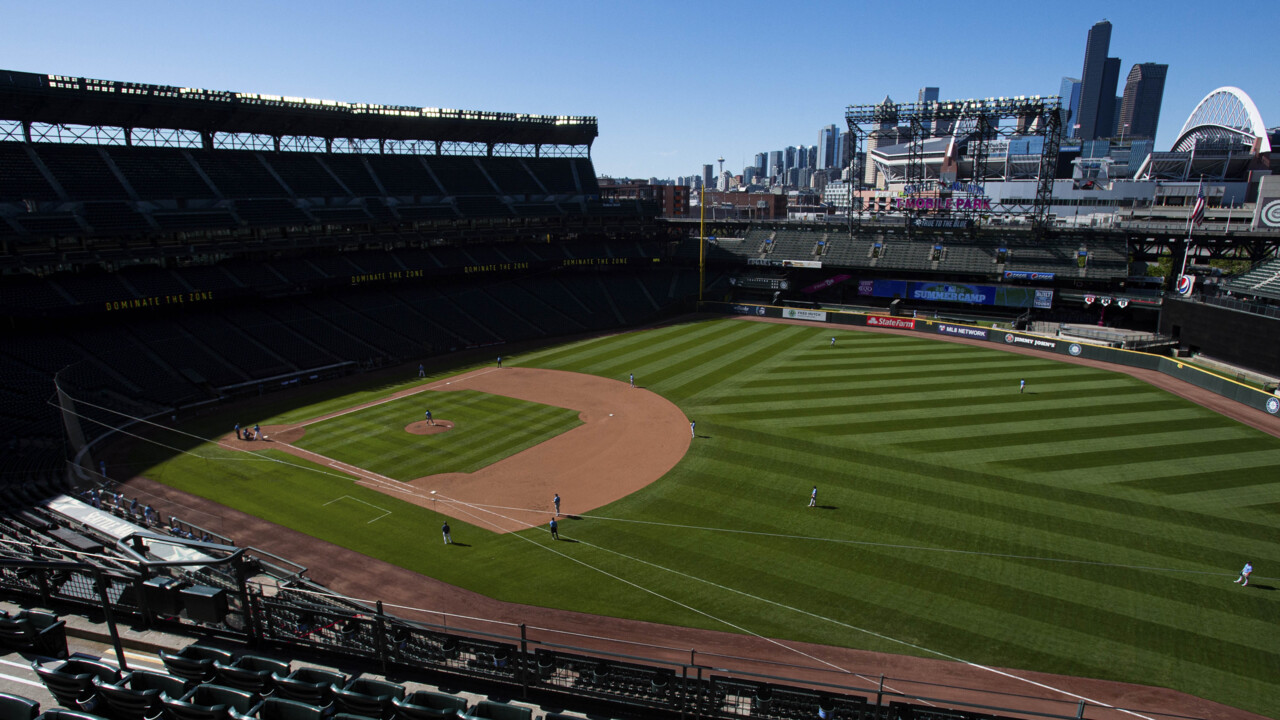 Report: Mariners reel in AL Cy Young winner Robbie Ray, who turns