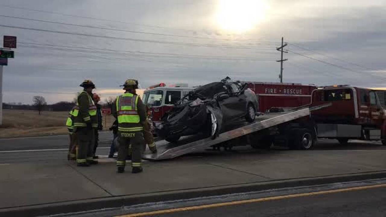 Semi accident backs up traffic on I64 near Mascoutah IL Belleville