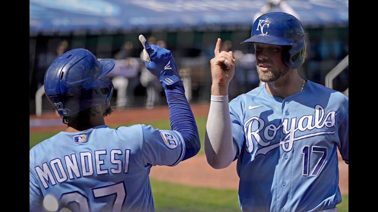 KANSAS CITY, MO - AUGUST 25: Kansas City Royals third baseman Hunter Dozier  (17) shows the back of his jersey during MLB Players weekend where players  put their nicknames on the back