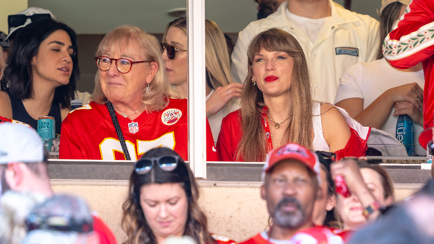 Best Photos of Travis Kelce Playing in Second NFL Game with Taylor Swift  Watching from Crowd: Photo 4974031, Football, nfl, Sports, Travis Kelce  Photos