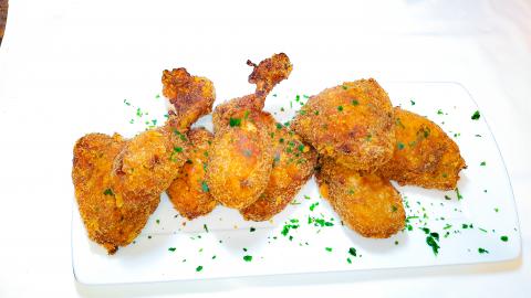 Juicy Fried Chicken, I Can't Stop Eating. Fast Food.