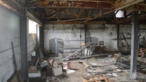 STUCK INSIDE A ROOM AT ABANDONED FACTORY...