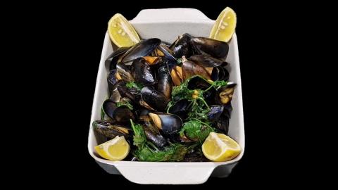 Can You Really Cook Delicious Steamed Mussels in Under 10...