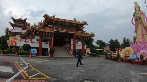 Entering Thean Hou Temple |  Kuala Lumpur | Malaysia