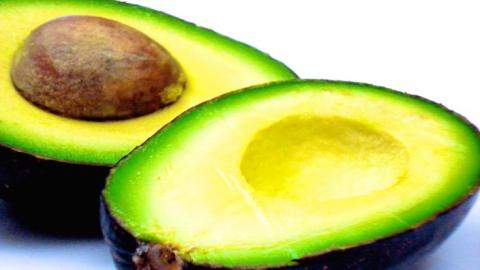 How to keep an Avocado Fresh and Green