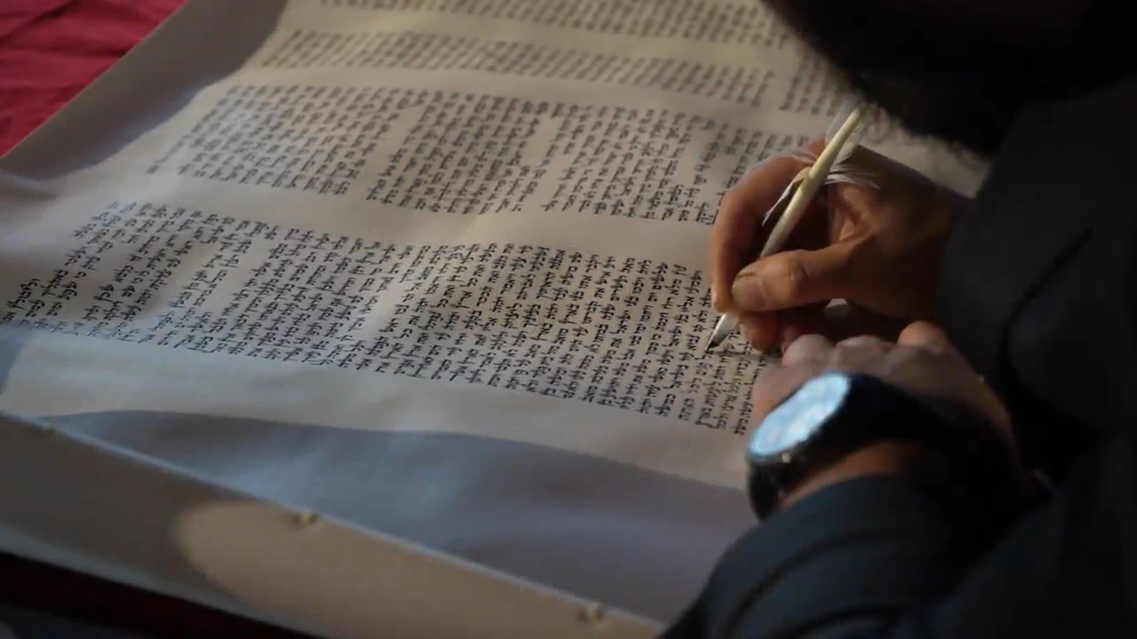 Bellingham Orthodox Jewish community celebrates Torah Scroll Bellingham Herald