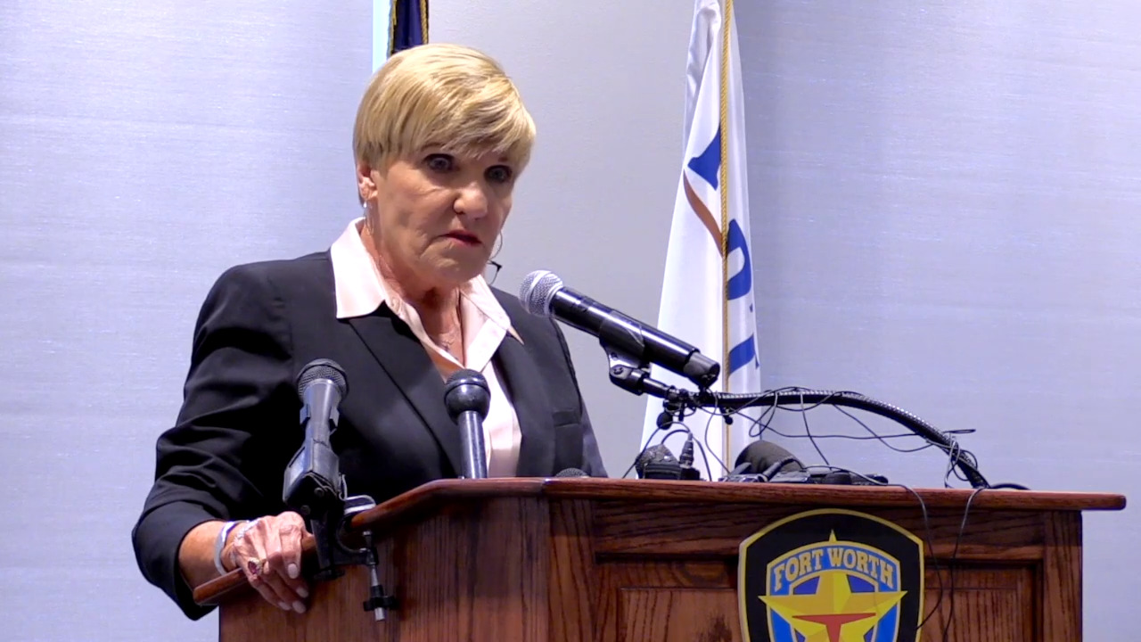 Video Mayor Betsy Price Says Shooting Death Of Atatiana Jefferson Not Justified Fort Worth