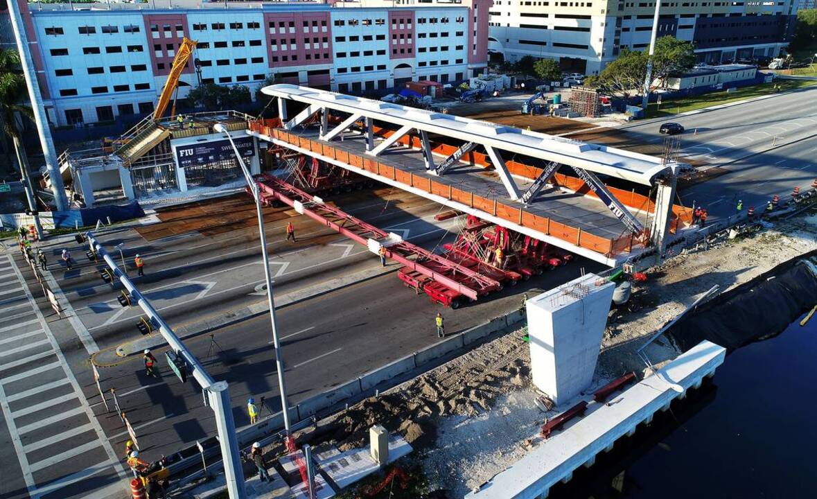 Fiu Installs New Pedestrian Bridge Over The Trail In A Few Hours