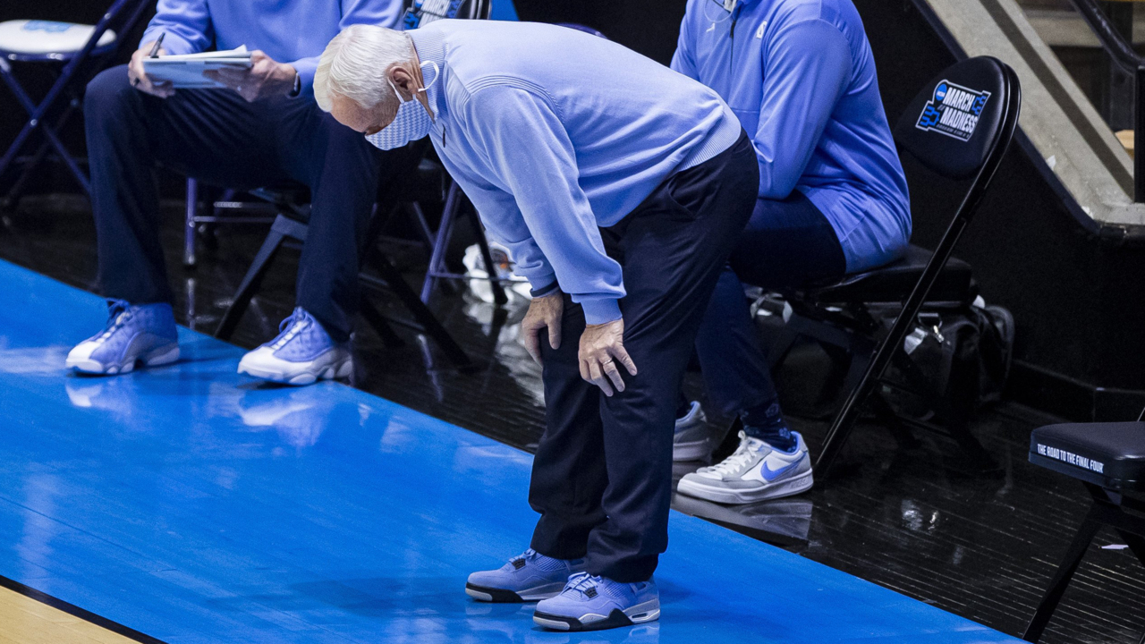 How does Roy Williams’ retirement affect the incoming class of UNC basketball players?