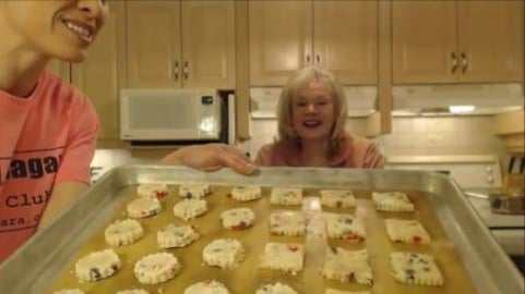 How to Bake Chocolate Chip Shortbread Cookies - Valentine...