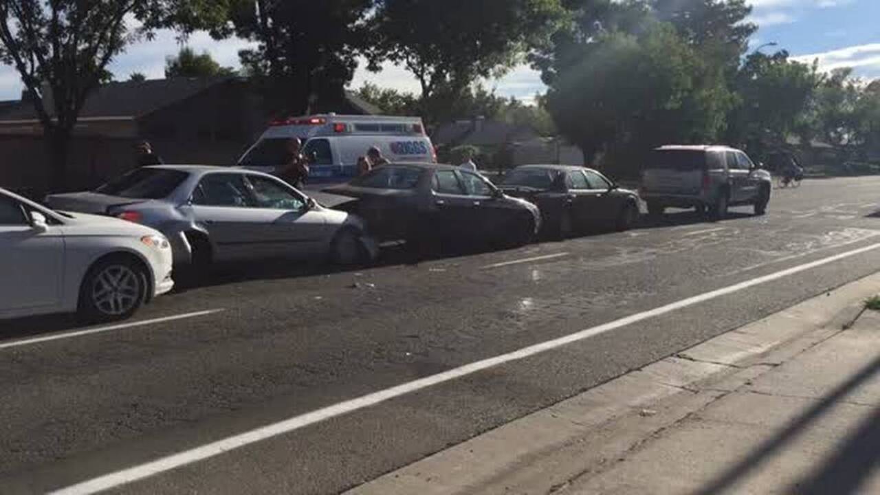 6 car pileup on Yosemite Avenue in Merced | Belleville News-Democrat