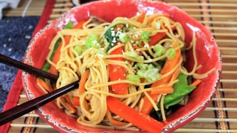 Vegetable Lo Mein | It's Only Food with Chef John Politte...