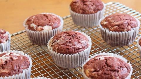 Red Velvet Cupcakes | SweetTreats