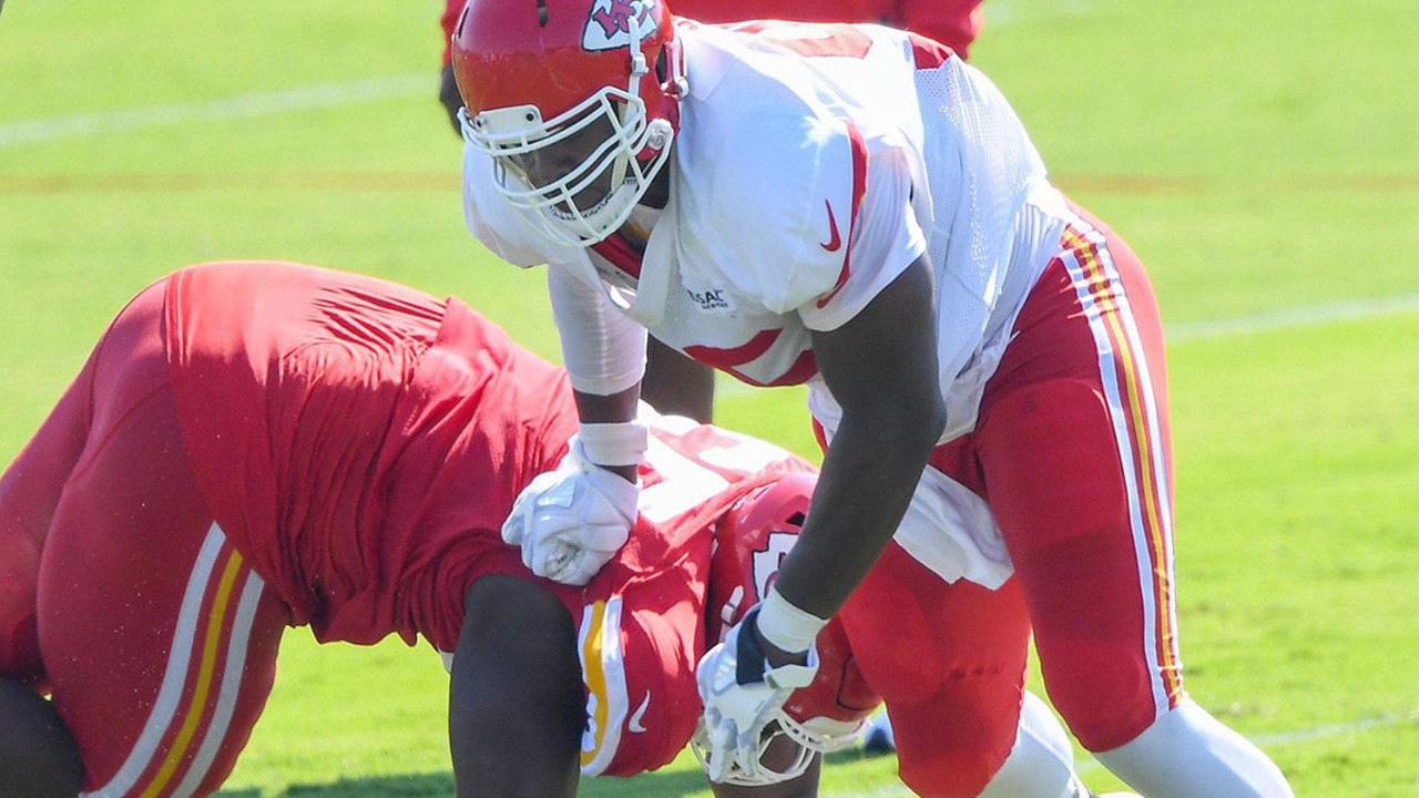 Chris Jones playing a part in development of DT Khalen Saunders