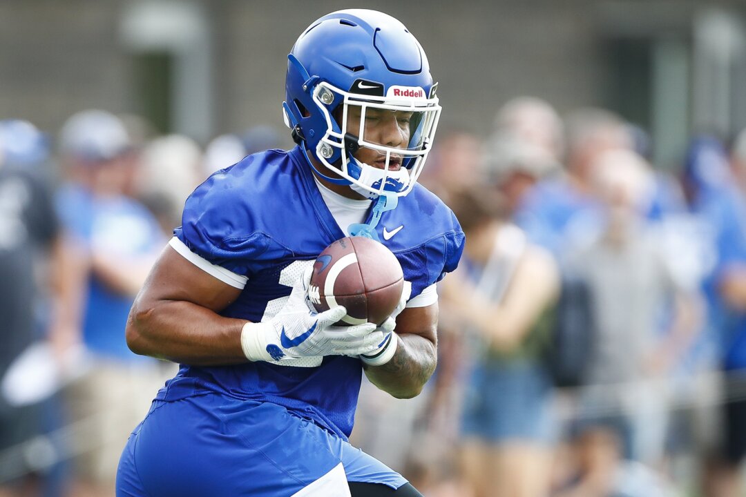 Kentucky running backs will be asked to catch the football Lexington