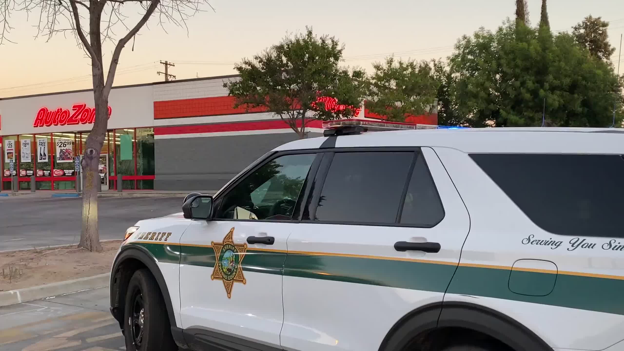 autozone-employee-injured-when-trying-to-stop-fleeing-theft-suspect-in