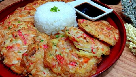QUICK AND EASY BREAKFAST OMELETTE RECIPE // CRABSTICKS OM...