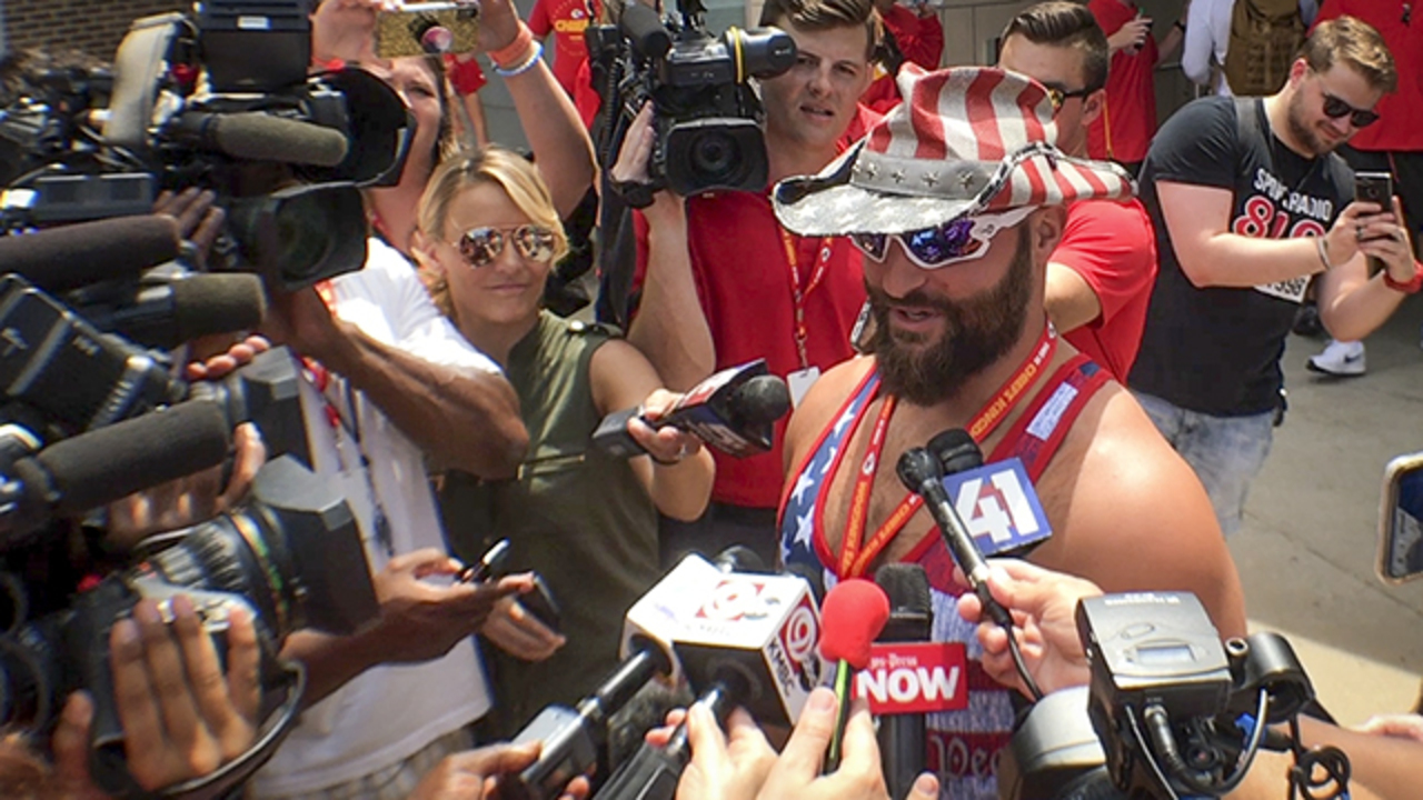 Chiefs fullback Anthony Sherman retires, then rides a helicopter