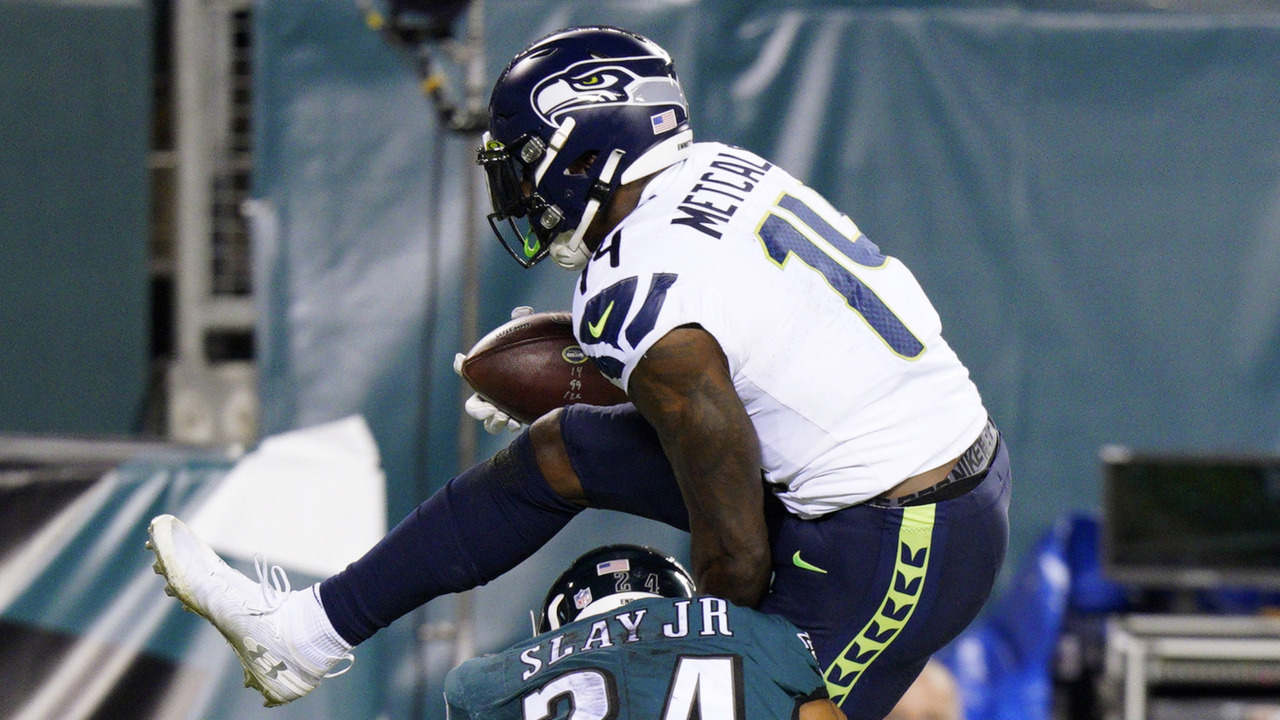 Metcalf, Wilson lead Seahawks over Eagles 23-17