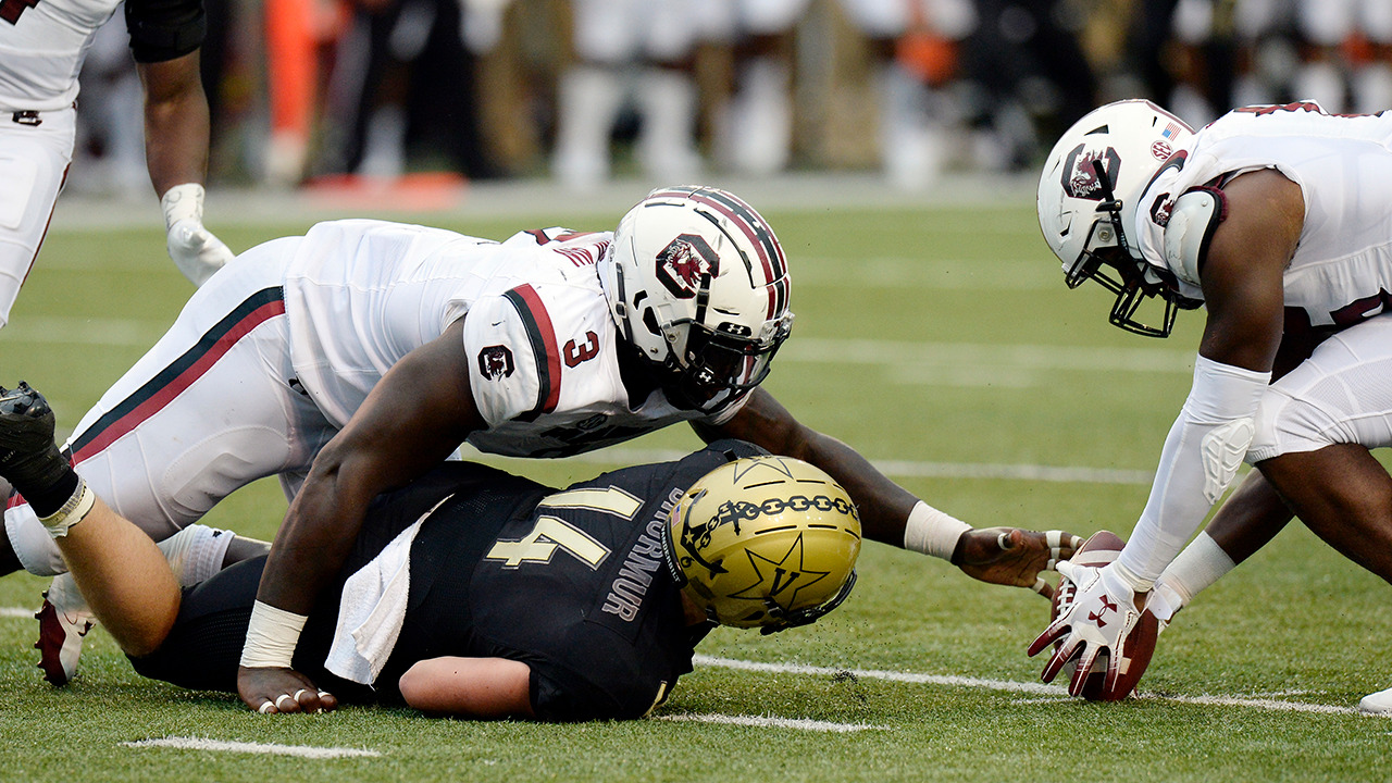 For Goose Creek's Javon Kinlaw, a circuitous recruiting journey