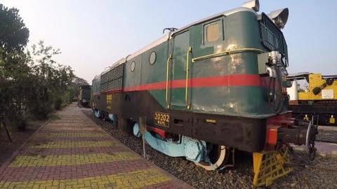 Various Rail Engines | Howrah Rail Museum | Indian Railwa...