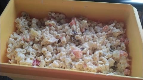 Pinoy Chicken Macaroni Salad | How to make chicken macaro...