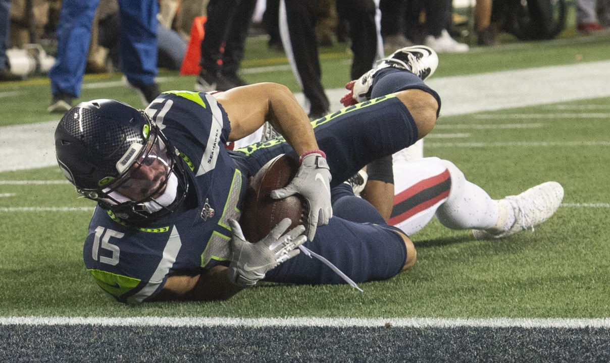 Seahawks Wide Receiver John Ursua Makes Impressive One-Handed