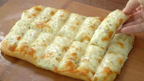 Cheese Garlic Bread with Honey Dip _ Cheesy Garlic Finger...