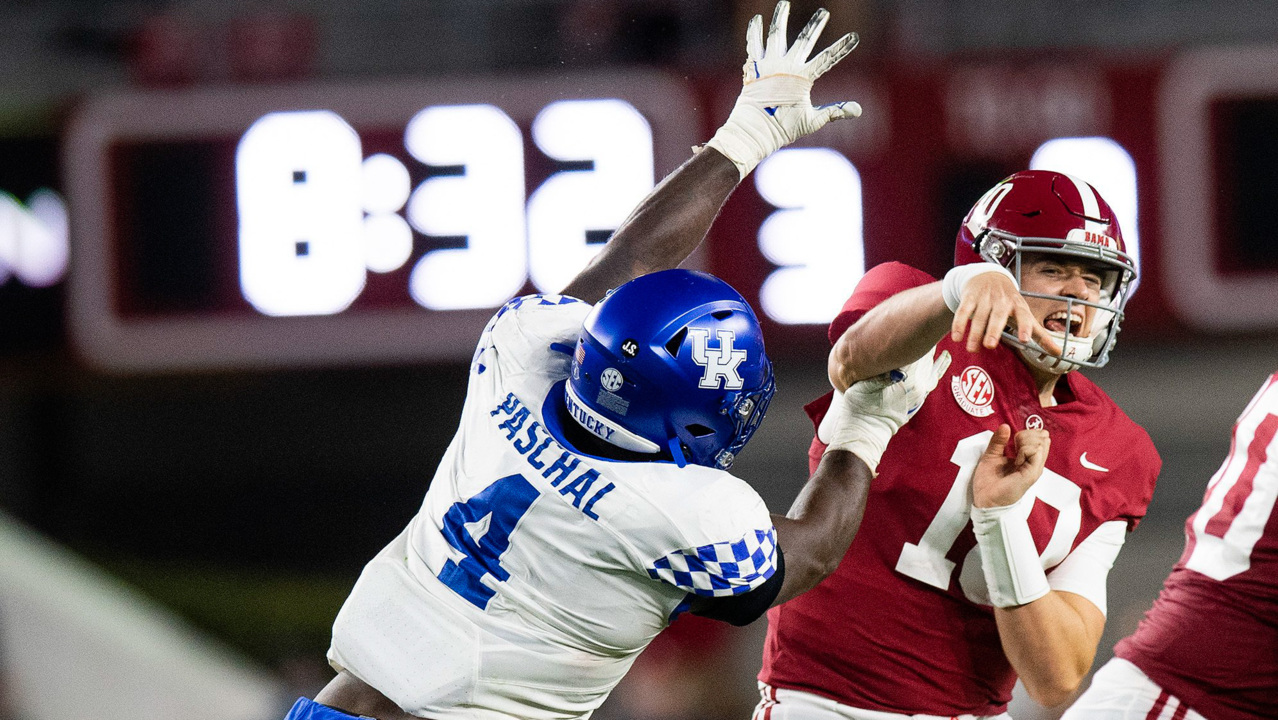 COLLEGE FOOTBALL: Smith, No. 1 Alabama rout short-handed Kentucky, 63-3