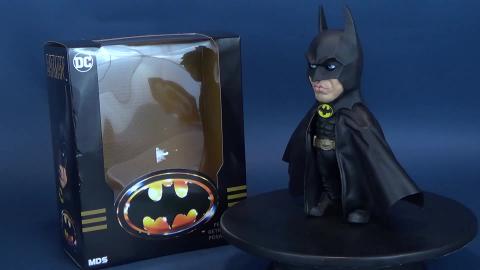 Mezco Toyz MDS Michael Keaton Batman Figure Review
