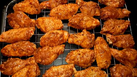 Spicy Chicken Wings, Mouth Watering.