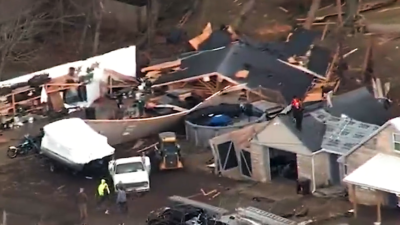 Michigan homes in ruins after deadly tornado outbreak | AccuWeather