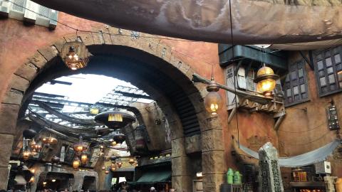 Star Wars Galaxy's Edge Opening Day at Hollywood Studios ...