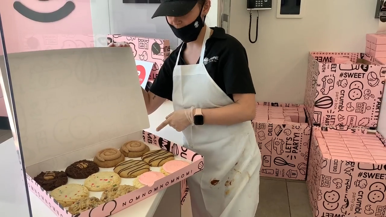 California’s first Crumbl Cookies chain opens in Turlock CA Modesto Bee