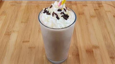 Easy Milkshake Recipe – How to Make Milkshake at Home
