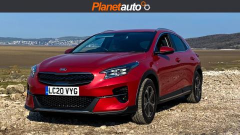 Kia XCeed PHEV Hybrid Review and Road Test