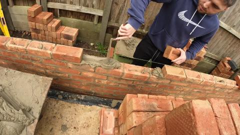 Teaching beginner bricklaying! 