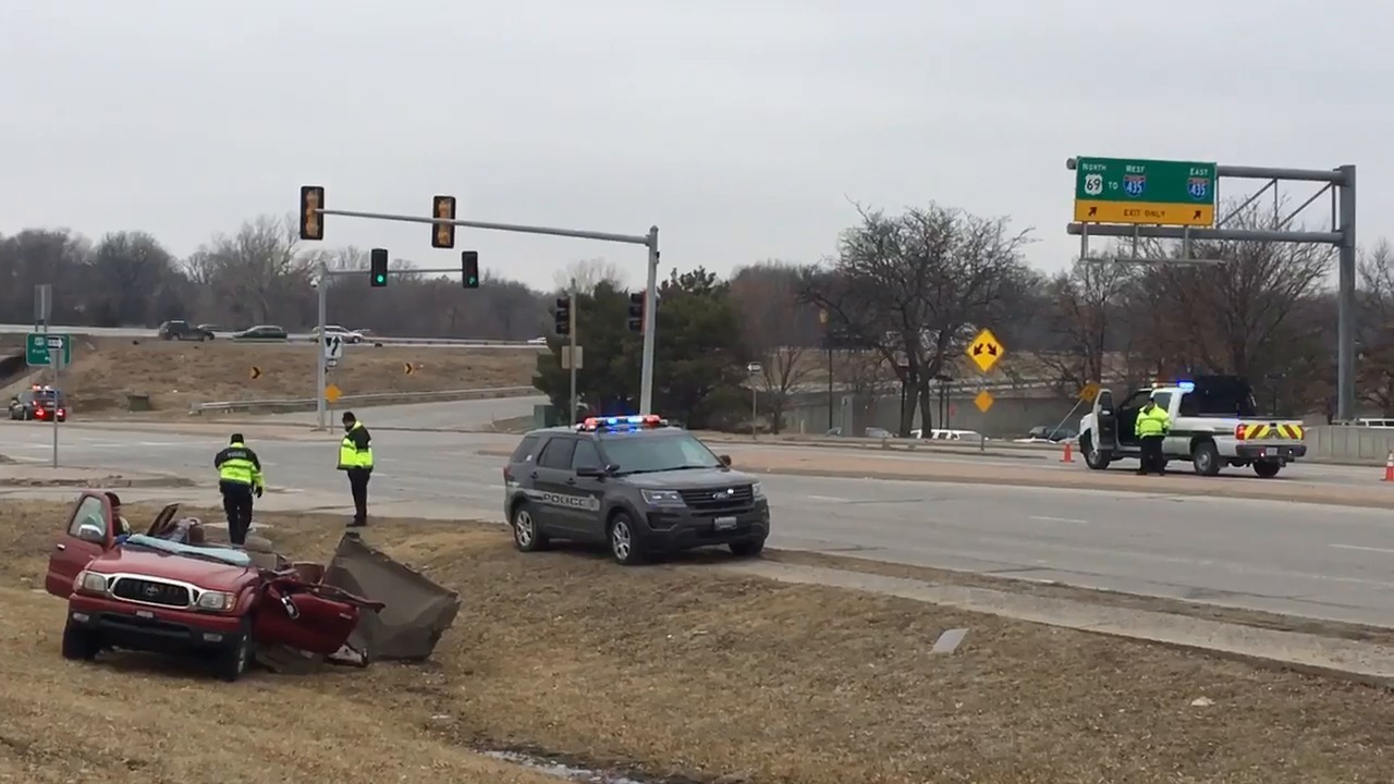 Raw video Fatal accident shuts down College Boulevard in Overland Park