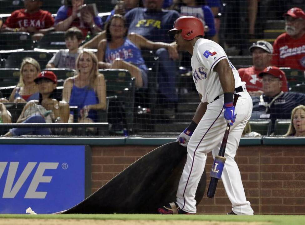 VIDEO: Adrian Beltre collects 3,000th career hit as teammates