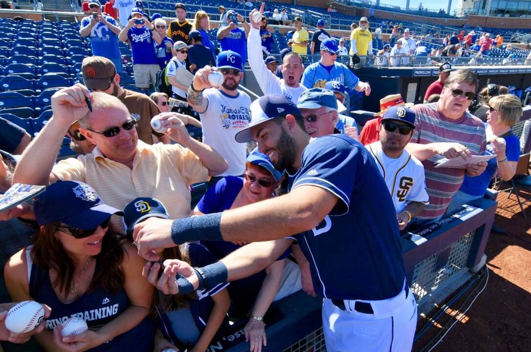 Eric Hosmer joins Padres, wears number of late teammate Yordano