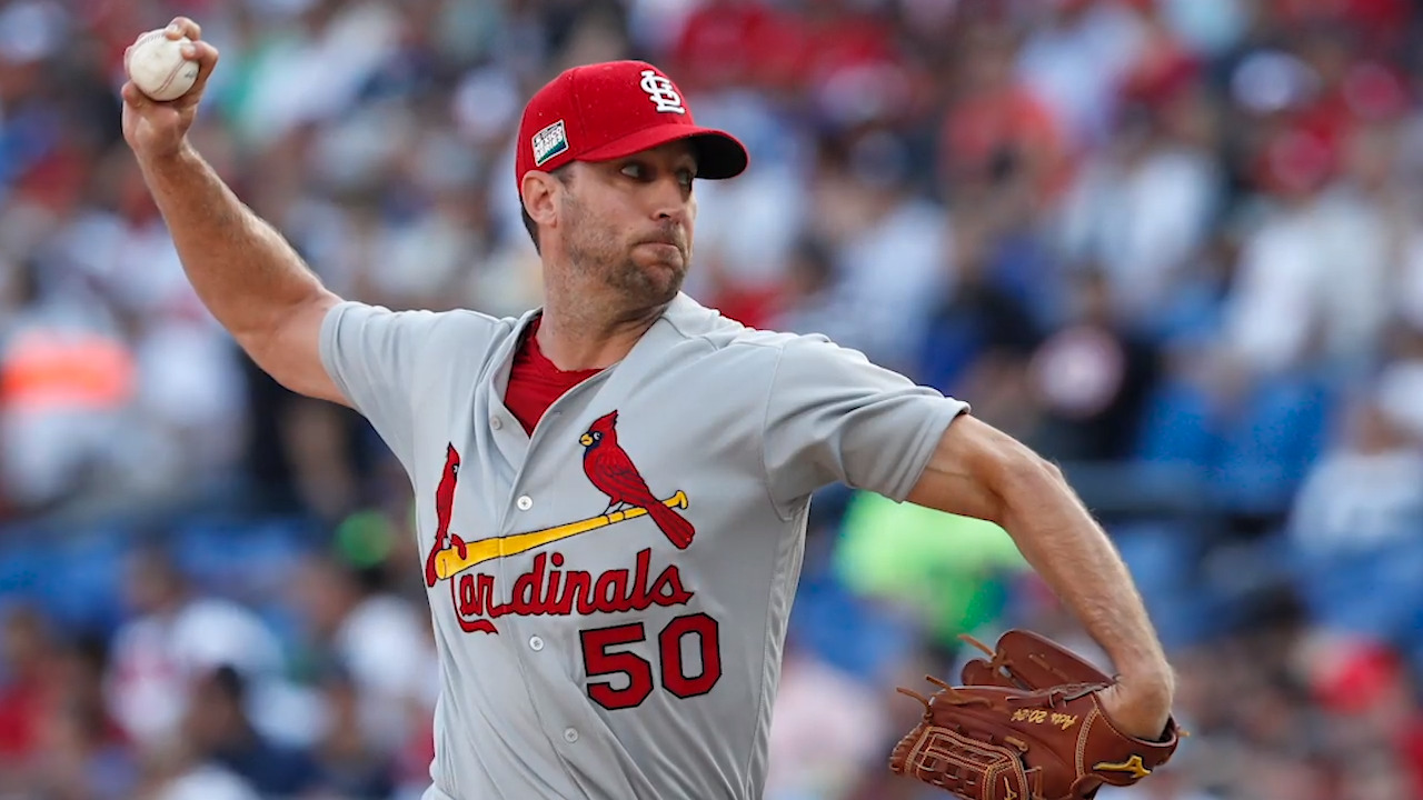 STL Cardinals shouldn't guarantee Adam Wainwright much money