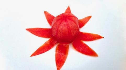 How to Make a Flower or a Sun with a Tomato