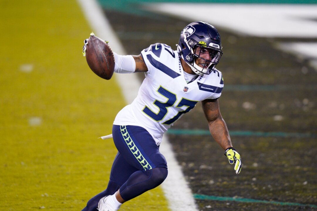 Seahawks safety Quandre Diggs holding out for contract extension